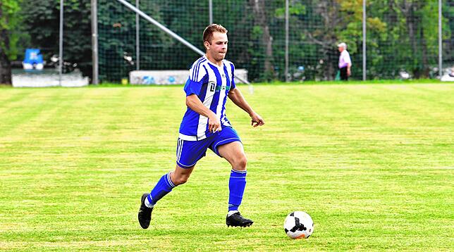 Volle Kraft voraus: Julian Bächle (hier ein Archivbild) dreht beim 6:1-Erfolg der SG Mettingen/Krenkingen gegen den FC Schönau mächtig ...