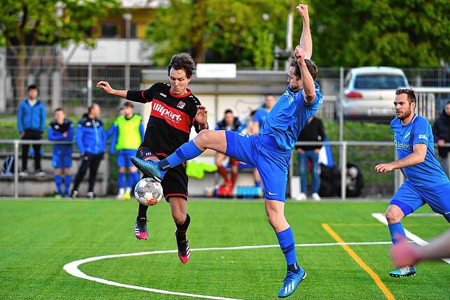 Bild 6: TuS Efringen-Kirchen gleicht in letzter Minute zum 3:3 gegen FC RW Weilheim aus &ndash; wir haben Bilder!