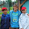 Lukas Müller, Lukas Bernhard und Levi Hennersdorf genießen die Ferienbetreuung im Abenteuerland des Familienzentrums.