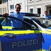 Robin Damast, Leiter des Polizeipostens Markdorf (links) und Stephan Stitzenberger, Leiter des Polizeireviers Überlingen, sind mit der ...