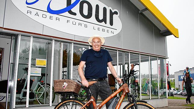 Den Urlaub verbringen viele Doppelstädter dieses Jahr auf dem Rad. Martin Vetter vom Fahrradgeschäft Tour hat auch ausgefallene Modelle ...