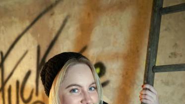 Stufe um Stufe um nach oben. Nicole Scholz möchte ihre Leidenschaft zum Beruf machen. Ein weiteres Ziel, das sich die Sängerin aus ...