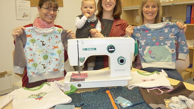 Auch das ist ein Angebot des Mehrgenerationenhauses: Angela Pittermann, Elena Obrich mit Söhnchen Max und Renate Hold (v.l.) stellten im ...