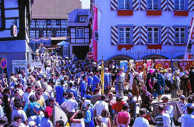 1995: Tausende Besucher waren bei dem Spektakel dabei.