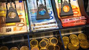 (Symbolbild) Mehr Geld in der Gemeindekasse, bedeutet auch mehr Geld für Investitionen, von denen alle Bürgerinnen und Bürger ...