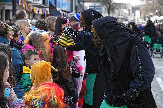 Bild 26: Bilder vom großen Fasnet Samschdig-Umzug der Poppele-Zunft (2)