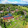 Die Siedlung Brachenreuthe am Waldrand hoch über dem Bodensee. Der rote Neubau ist 2014 entstanden. Die Änderung des Bebauungsplans soll ...
