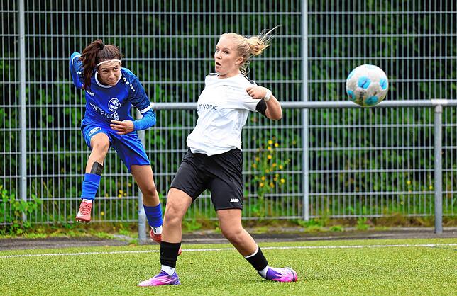 Bild 21: Unsere große Bildergalerie vom Oberliga-Spiel der B-Mädchen des Hegauer FV gegen den FV Deuchelried
