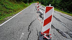 Die L 170 in der Wutachschlucht weist tiefe Risse auf. Zwischen Löffingen und Bonndorf ist die Straße wegen eines Hangrutsches gesperrt. ...