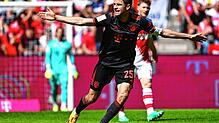 Bayerns Thomas Müller reagiert. Die Münchner gewannen am Samstag mit 2:1 (1:0) beim 1. FC Köln.