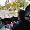 Arno Langer, Lokführer bei der Schweizer Bundesbahn (SBB) Deutschland, fährt auf den Haltepunkt Wollmatingen zu. Aber er muss vor dem ...