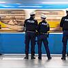 Die Bundespolizei Weil am Rhein hat am Dienstag 21 Personen im Nachtzug zwischen Basel SBB und Basel Badischer Bahnhof die Einreise nach ...