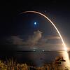 Eine SpaceX Falcon 9-Rakete mit 21 Starlink-Satelliten hebt in Florida ab. Bis zu 42.000 Satelliten will allein das ...