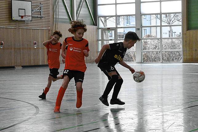 Bild 12: FC 08 Villingen Hallen-Bezirksmeister bei den E-Junioren – wir haben die besten Turnier-Bilder!