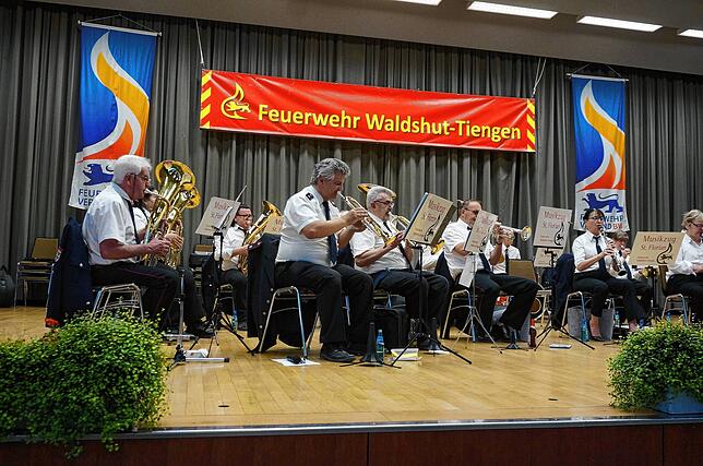 Bild 12: Tag der offenen Tür: die Feuerwehr präsentiert sich