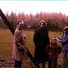 Karin Gäng (Zweite von rechts) und Ulrike Gäng (rechts) mit Großmutter und Mutter im Wildgehege Waldshut im Jahr 1976, als die ...