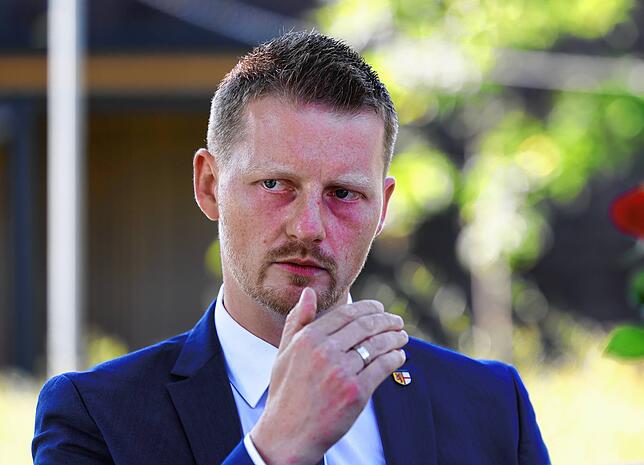Oberbürgermeister Simon Gröger wundert sich, ob mit dem Neubau in Singen die teuren Doppelstrukturen des GLKN abgebaut werden können.