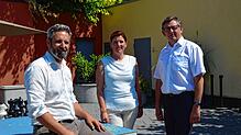 Andreas Bachmaier, Leiter Energiesysteme beim Stadtwerk am See, Heike Sonntag, Kämmerin der Stadt Meersburg, und Albert Klesel, Leiter ...