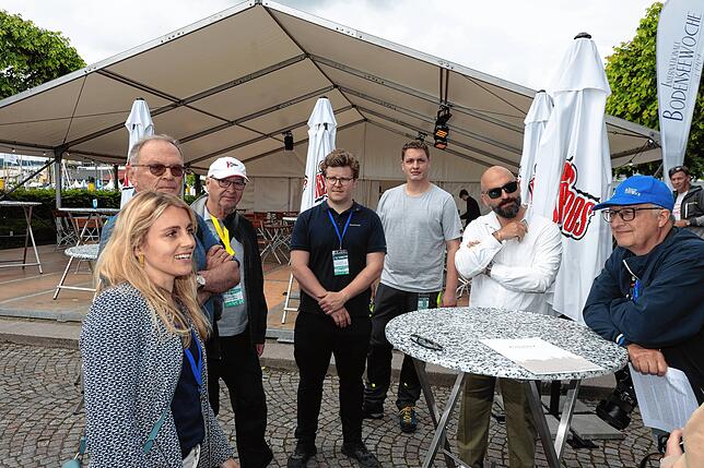 Bild 22: Internationale Bodenseewoche 2024: Entlang der Konstanzer Hafenmeile flanieren die Besucher