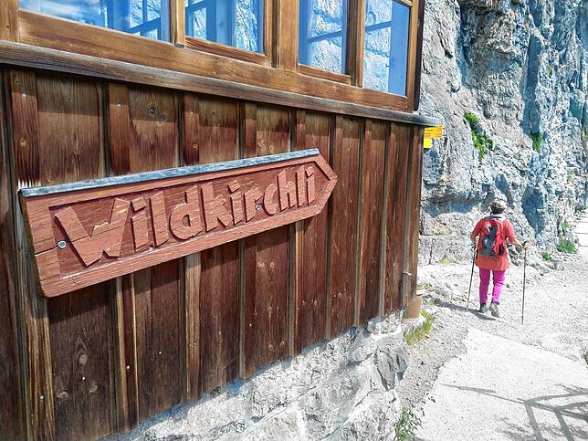 Bild 19: Normalerweise überrennen Touristen das Berggasthaus Aescher, doch wie sieht es dort jetzt aus? Wir nehmen Sie mit auf eine Wanderung