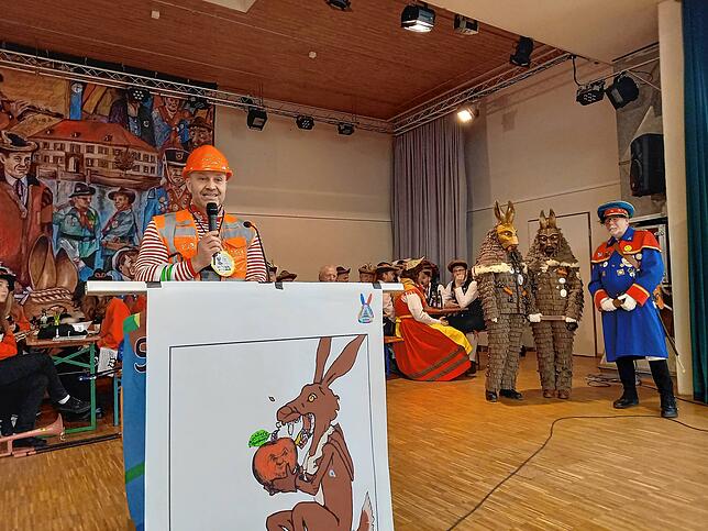 Bürgermeister Matthias Weckbach verteidigt sich vor seiner Entmachtung.