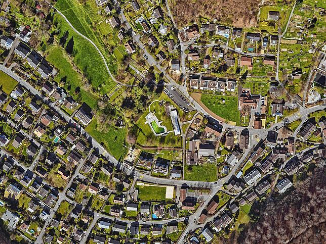 Bettingen ist, neben der Stadt Basel und der Gemeinde Riehen, die dritte Gemeinde im Kanton Basel-Stadt. Bettingen grenzt an die ...