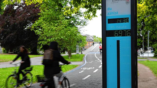 Die Fahrradzählstelle an der Konstanzer Fahrradbrücke am 1. Juni um 14.30 Uhr. 6976 Fahrräder waren an dem Tag schon vorbeigefahren.