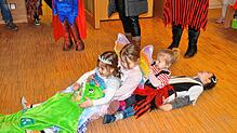Bild : Narren befreien Kindergartenkinder in Hepbach und Leimbach – Die schönsten Bilder!