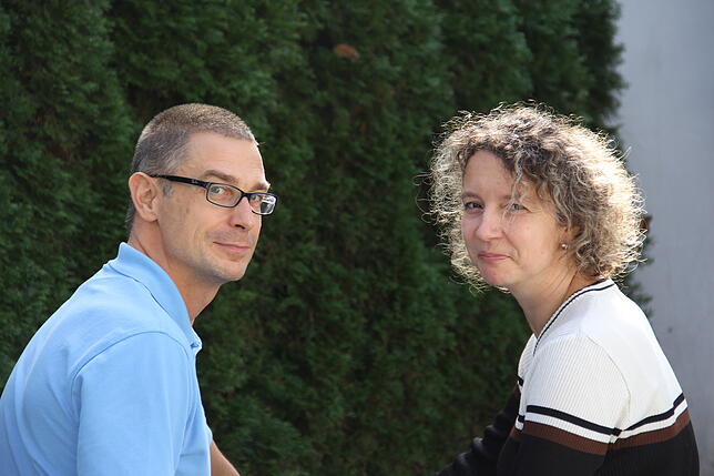 2019: Manja und Jörg Strohbach im  Garten ihres Hauses.