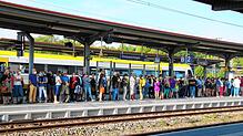 Viele Menschen nutzen das Neun-Euro-Ticket nochmal aus. So viel ist am Bahnhof in Donaueschingen in normalen Zeiten selten los.