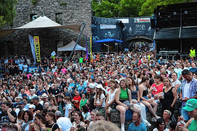 Bild 19: Hier gibt‘s die besten Fotos vom Konzert der Sportfreunde Stiller beim Hohentwiel-Festival