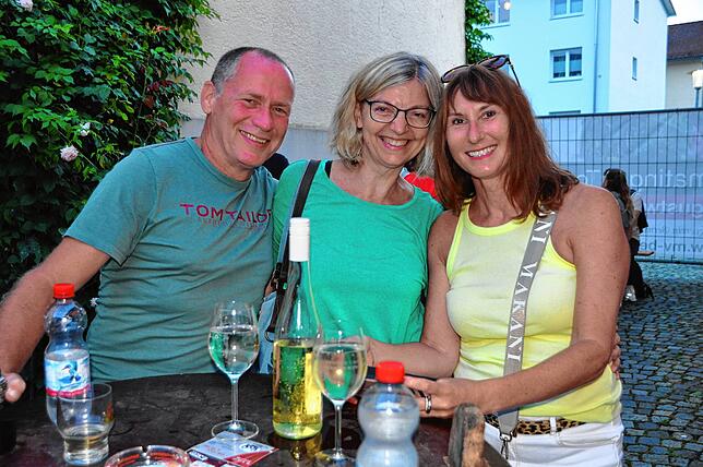 Fröhliche Gesichter auf dem Torkelfest: Die Besucher genießen die Veranstaltung.