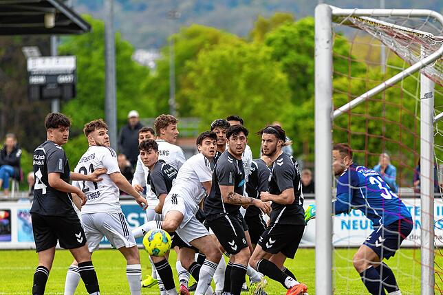 Bild 6: SV 08 Laufenburg deklassiert FV Lörrach-Brombach mit 6:1 – und wir haben Fotos!