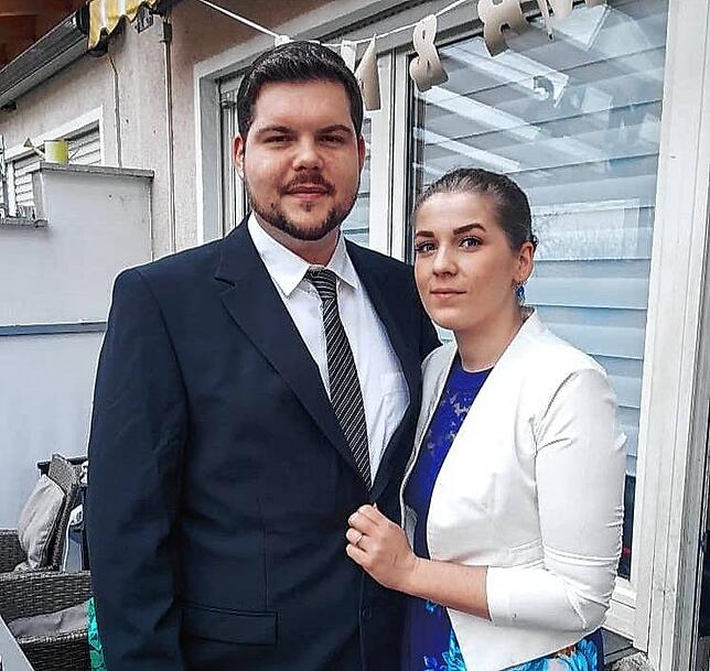 Annette Knödler und ihr Mann Manuel müssen auf ihre kirchliche Hochzeit noch warten, denn sie mussten sie wegen der Corona-Pandemie ...