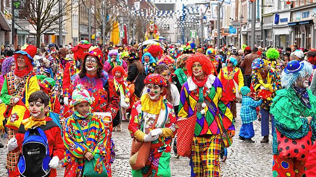 Die Südstadt-Clowns beim Umzug der Narrenzunft am Montag in Villingen.