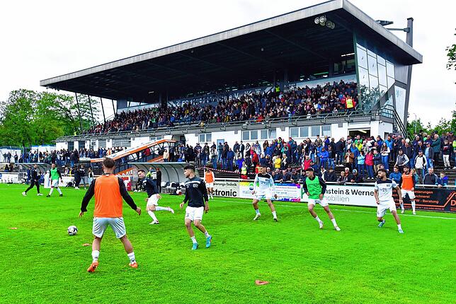 Bild 15: Unsere Bildergalerie vom packenden Oberliga-Duell zwischen dem FC 08 Villingen und CFR Pforzheim