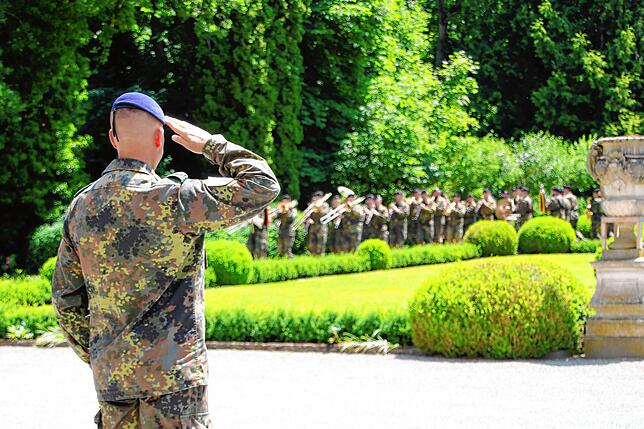 Bild 7: Soldaten aus dem Kosovo zurück in Donaueschingen: Die besten Bilder des feierlichen Appells vor dem Schloss