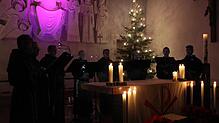 Eine mystische Stimmung entstand in der Pfarrkirche Sankt Laurentius nicht nur durch den Gesang der Gregorian Voices, sondern auch durch ...