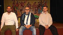 Narrenwirt Markus Buhl, Michael Noll und dessen Sohn Jonathan Noll (von links) freuen sich auf den großen Stockacher Zunftball am ...