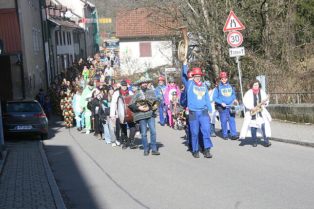 Bild 14: Unvergessliche Eindrücke: Schmutziger Donnerstag in Stühlingen – Die besten Fasnacht-Bilder!