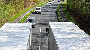 Die Bundesstraße 31 verbindet die Bodenseeregion mit dem Schwarzwald. Sie verläuft von Breisach/Freiburg über Stockach, Überlingen, ...