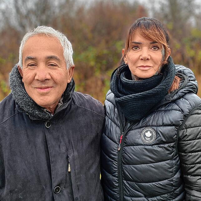 Petra Illgen besucht den 64-Jährigen jeden Abend, wenn sie mit ihrem Hund Gassi geht. Täglich bringt sie ihm eine mit heißen Wasser ...