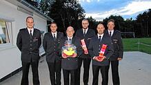 Ausgezeichnet: Das Feuerwehrzeichen in Gold erhielt Werner Schmid (Mitte), das in Bronze Andreas Kessler und Patrick Reichert. Geehrt ...