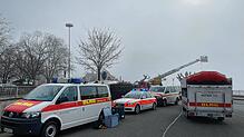 Unter anderem die DLRG war am 24. Februar im Einsatz, um die Taucher zu retten.