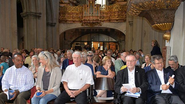 Annähernd 400 Gäste verfolgten die Wiener Uraufführung des Musicals über das Lebenswerk des in Gurtweil geborenen Ordensgründers (von ...