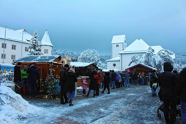 Bild 13: Winterlicher Weihnachtsmarkt in Immendingen