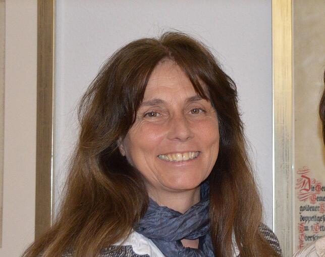 Jacqueline Dumont.