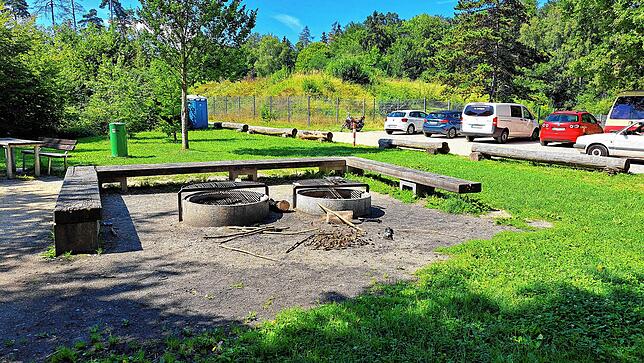 Der öffentliche Grillplatz ist frei zugänglich.