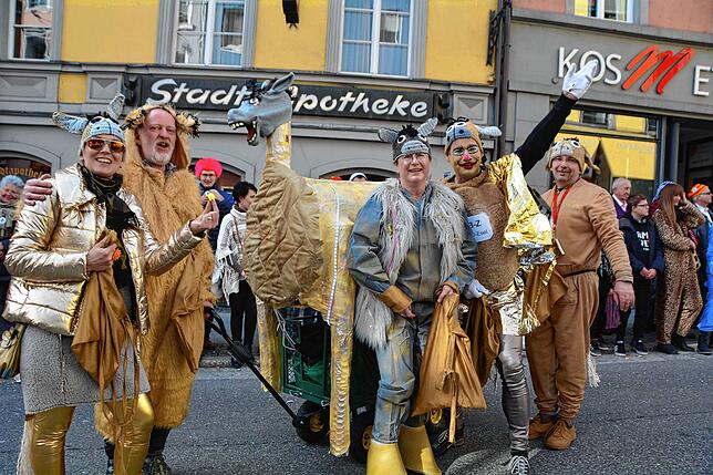 Bild 9: Von Goldeseln, Waldrappen und Fliegenden Teppichen: Die schönsten Bilder der Überlinger Sonntagsumzüge aus den vergangenen Jahren