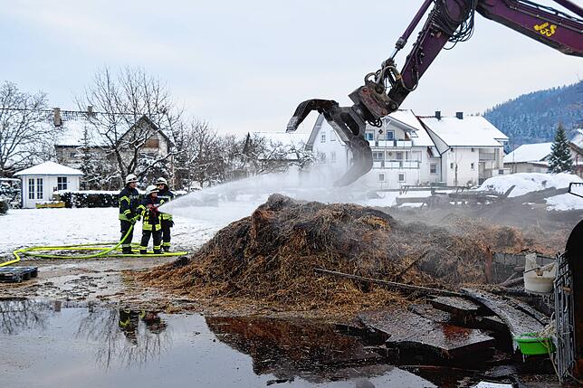 Bild 20: Bilder vom Großbrand eines Ökonomiegebäudes in Orsingen